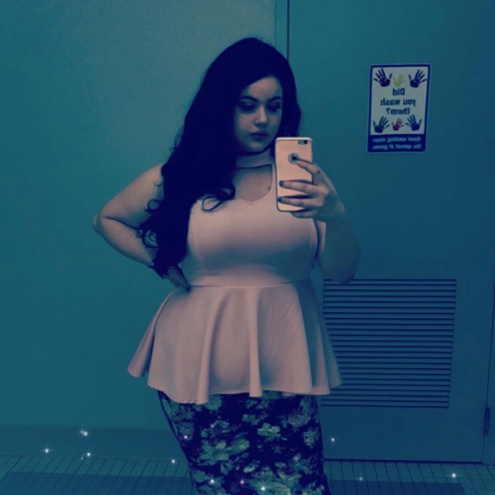 Pink top with collar sleeveless plus size